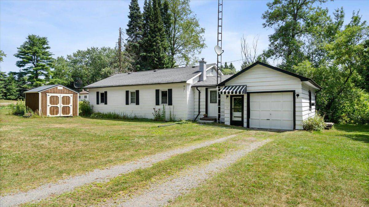 Tweed, ON K0K 3J0,42 A Hawkins Bay RD