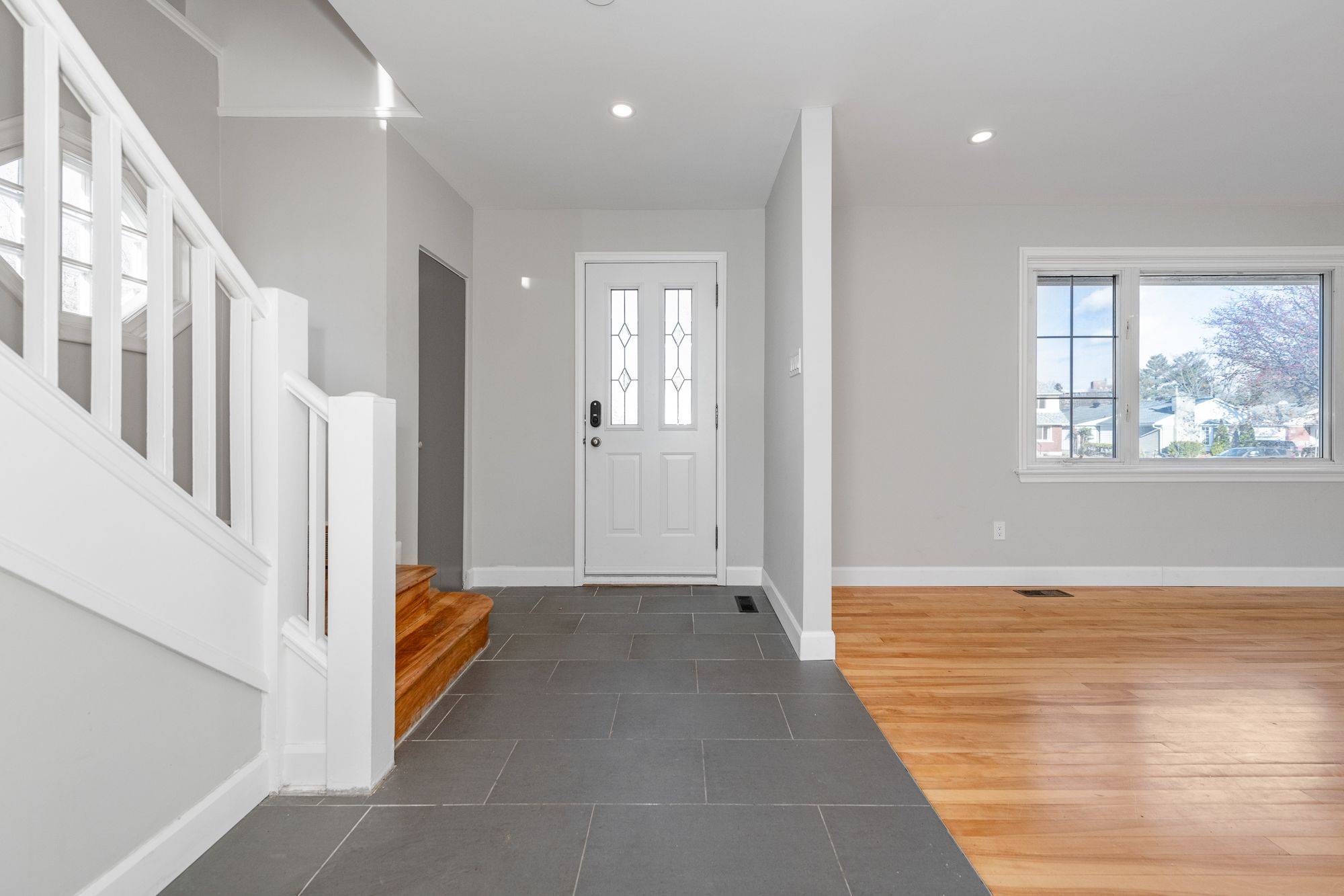 Elmvale Acres And Area, ON K1G 1P3,810 Smyth RD #A