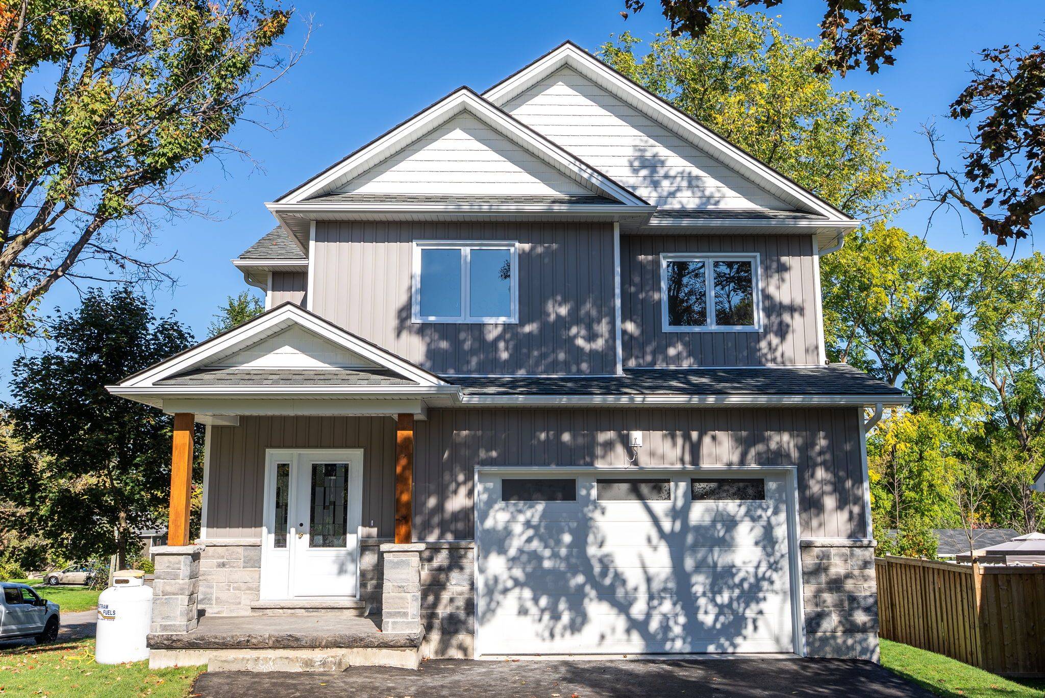 Kawartha Lakes, ON K9V 2A6,50 Russell ST E