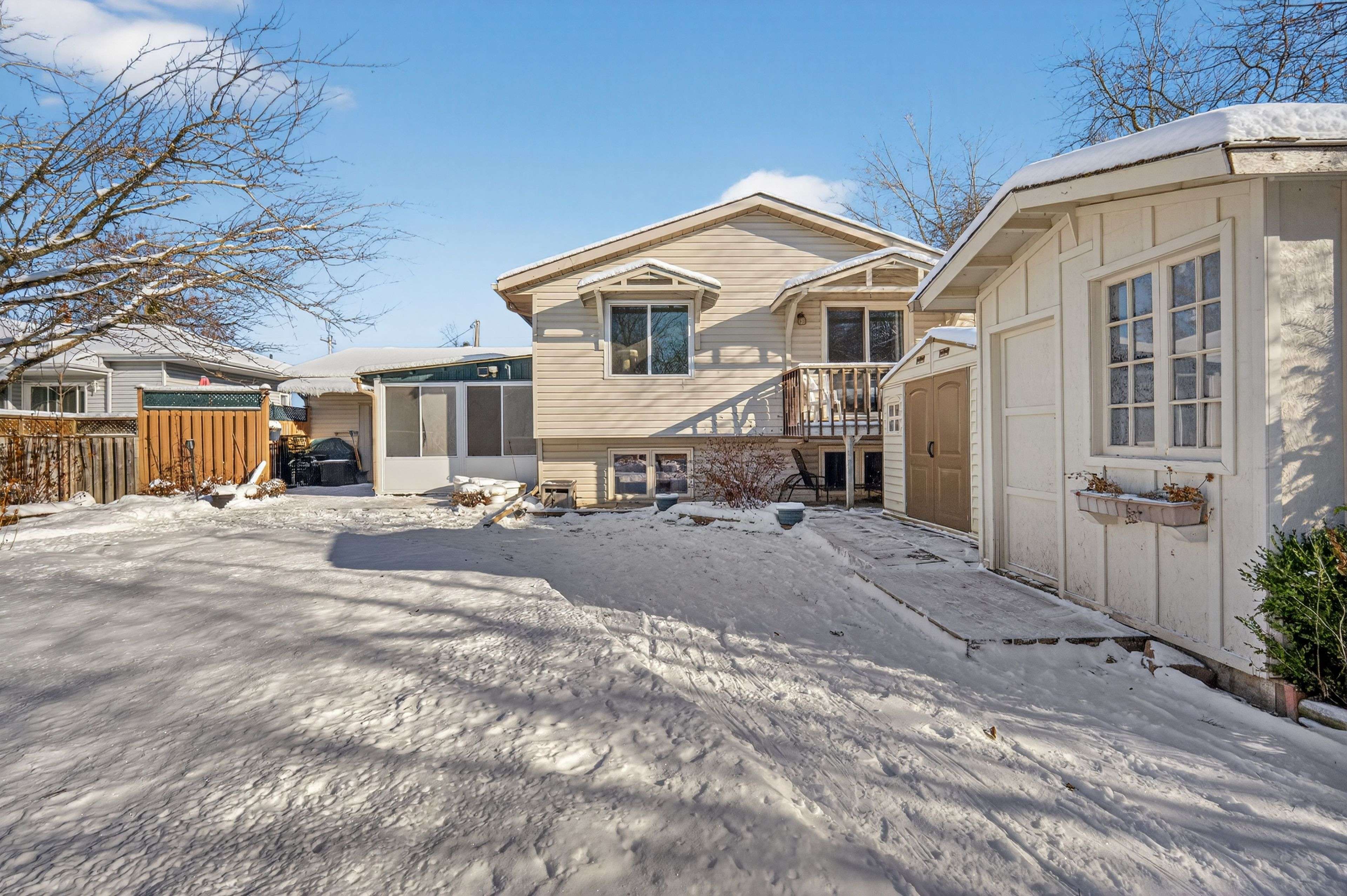 Kawartha Lakes, ON K0M 1A0,48 Head ST