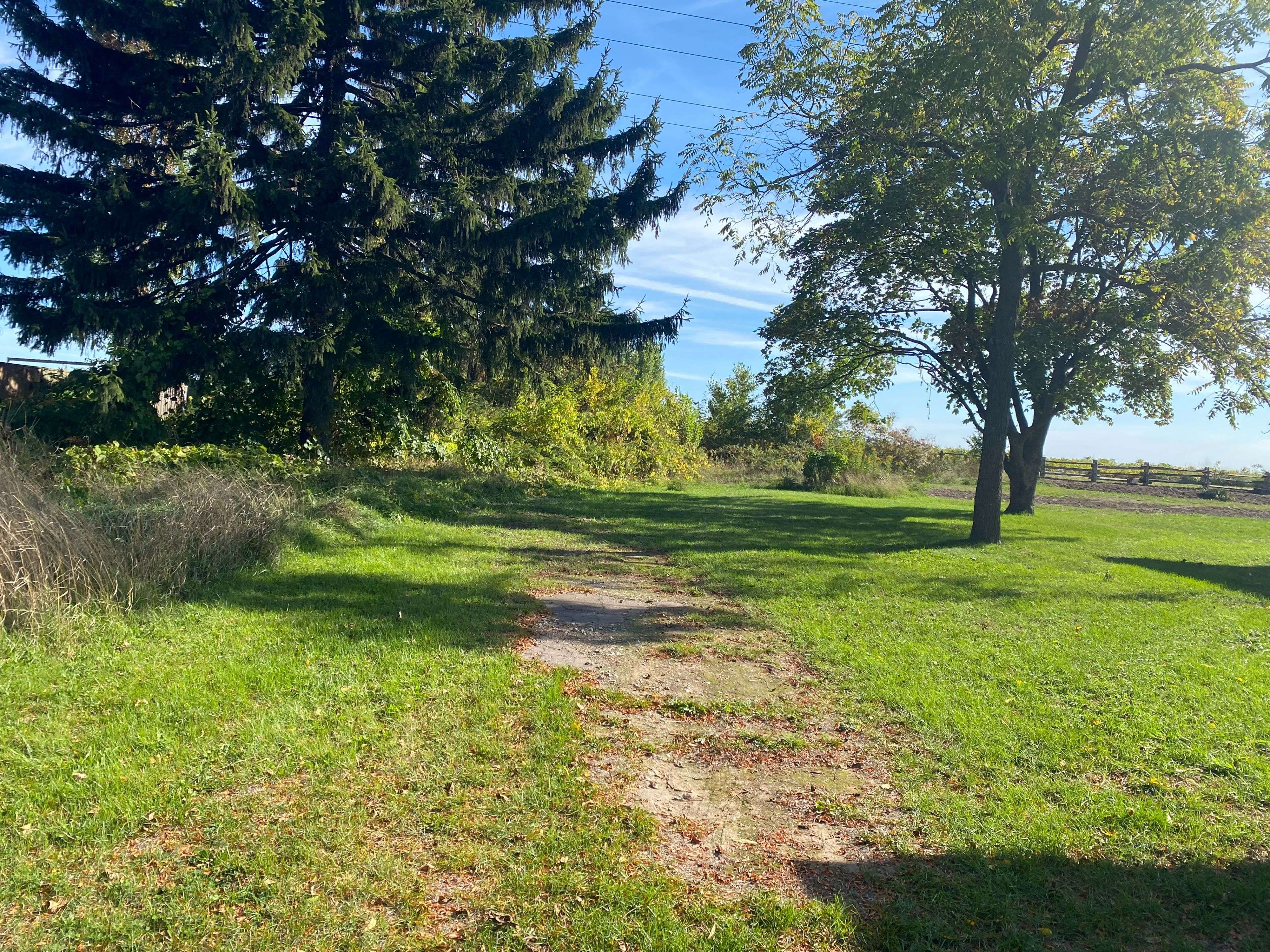 Hamilton, ON L8H 6Z5,867 Beach BLVD