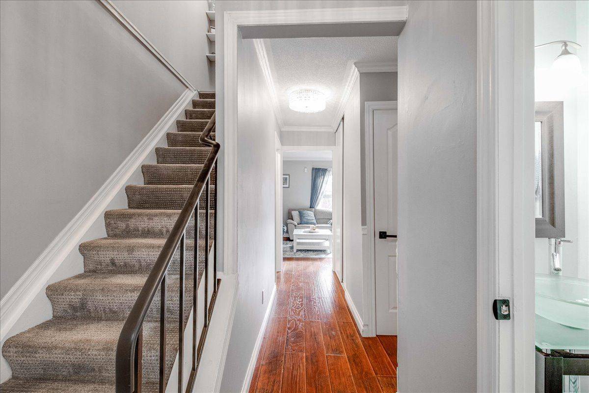 London South, ON N6E 2H7,1330 JALNA BLVD #120