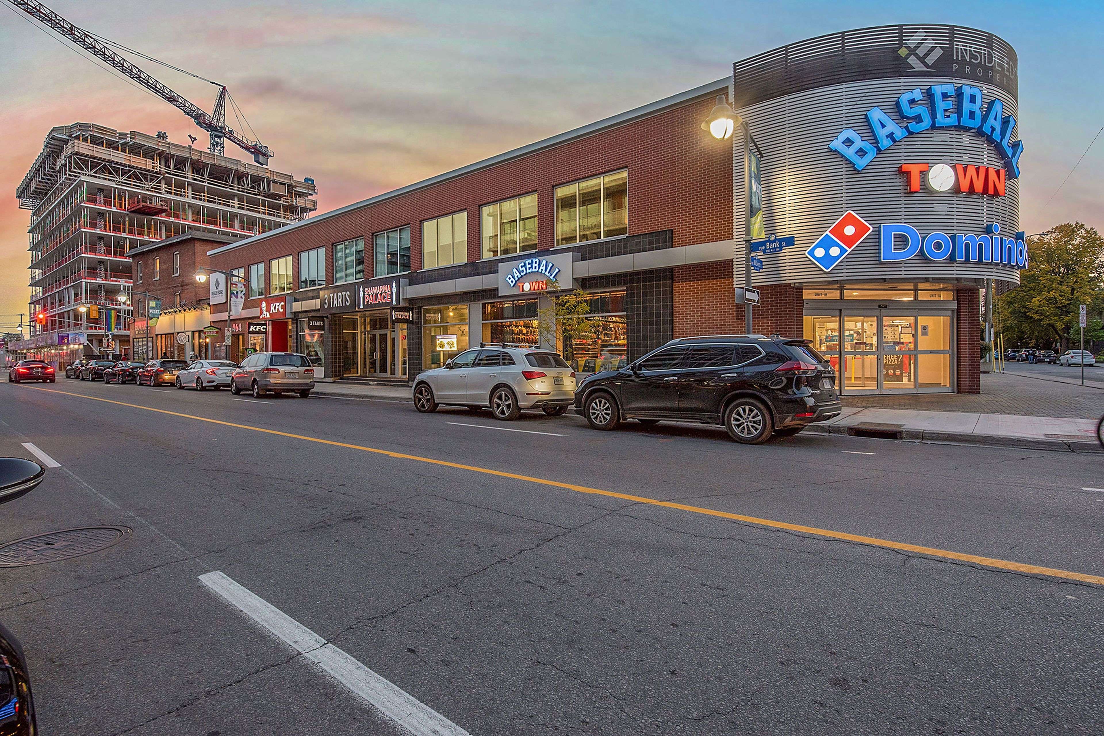 Ottawa Centre, ON K2P 1Z3,464 Bank ST #LL1