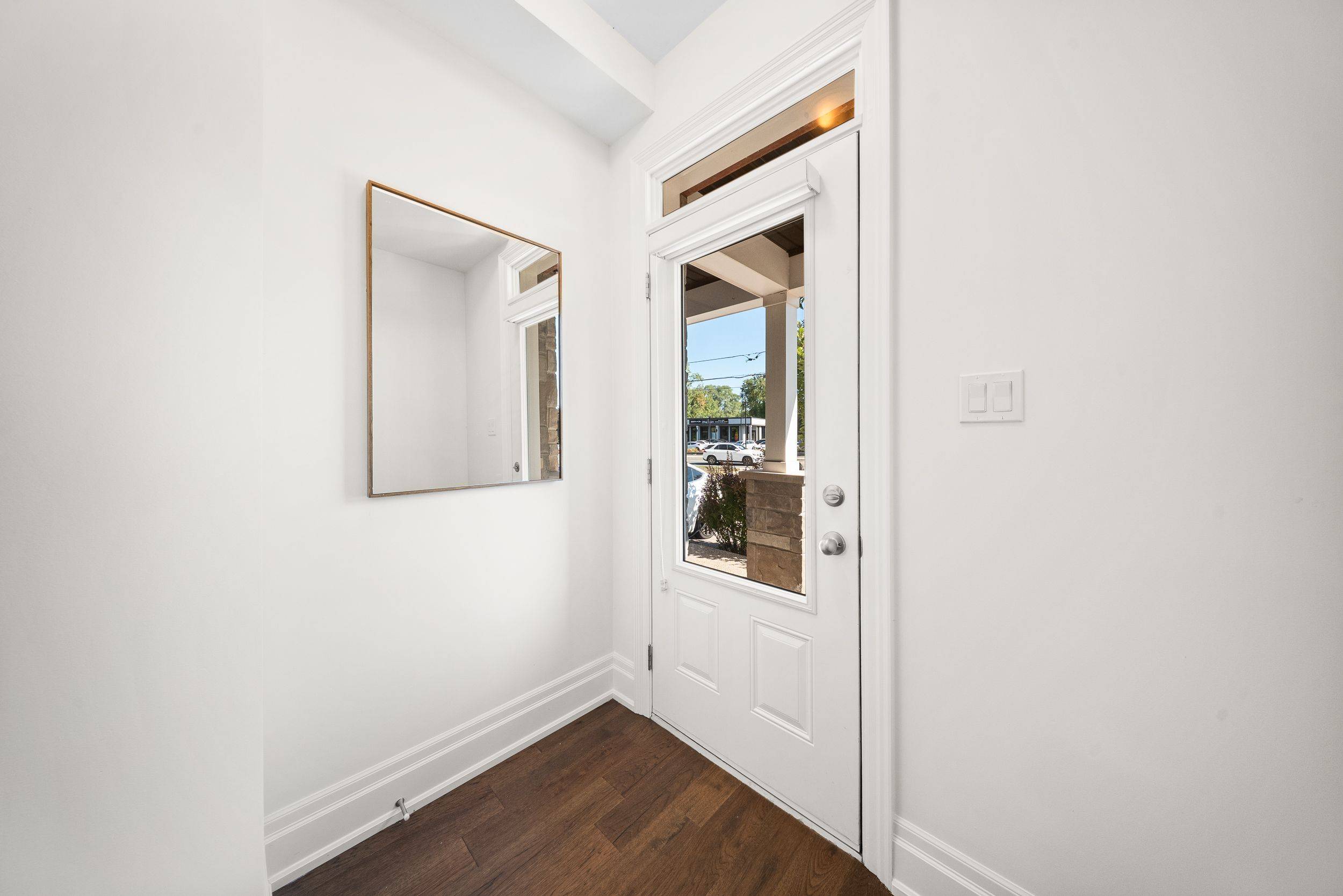 Hamilton, ON L9B 2G7,111 Wilson ST E #7