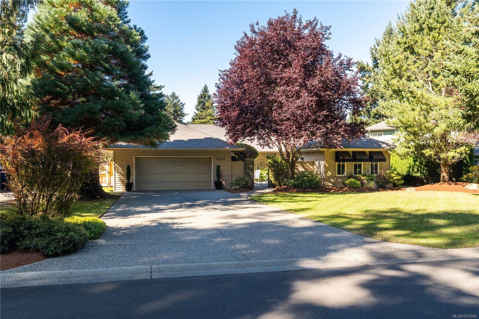 Saanich, BC V8N 6B7,4520 Limerick Lane