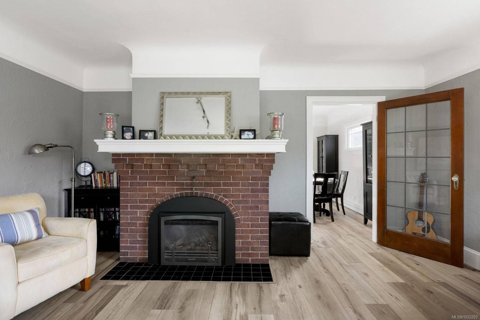 Oak Bay, BC V8R 2H8,2535 Dalhousie St