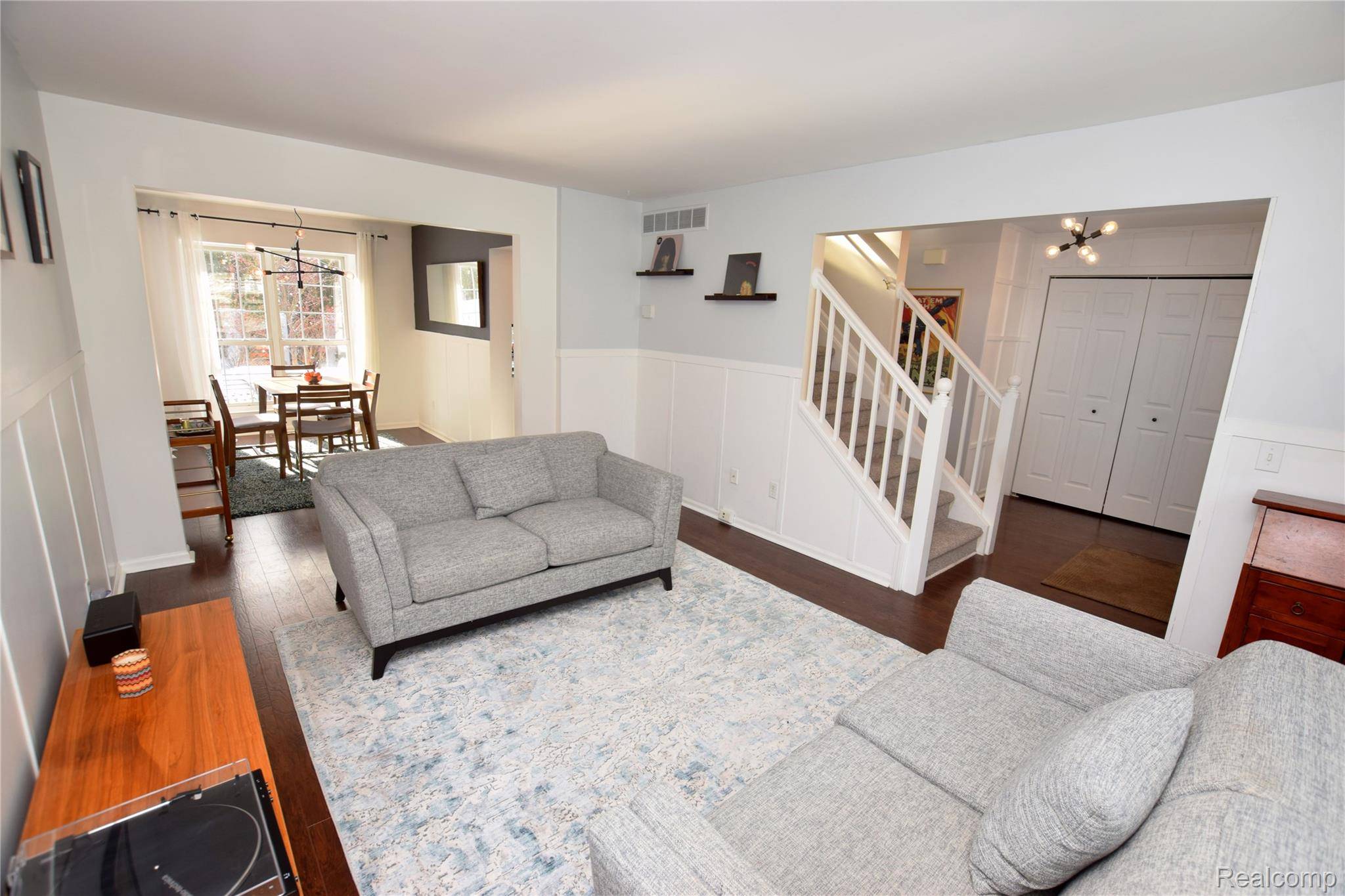 Fenton, MI 48430,910 3rd ST