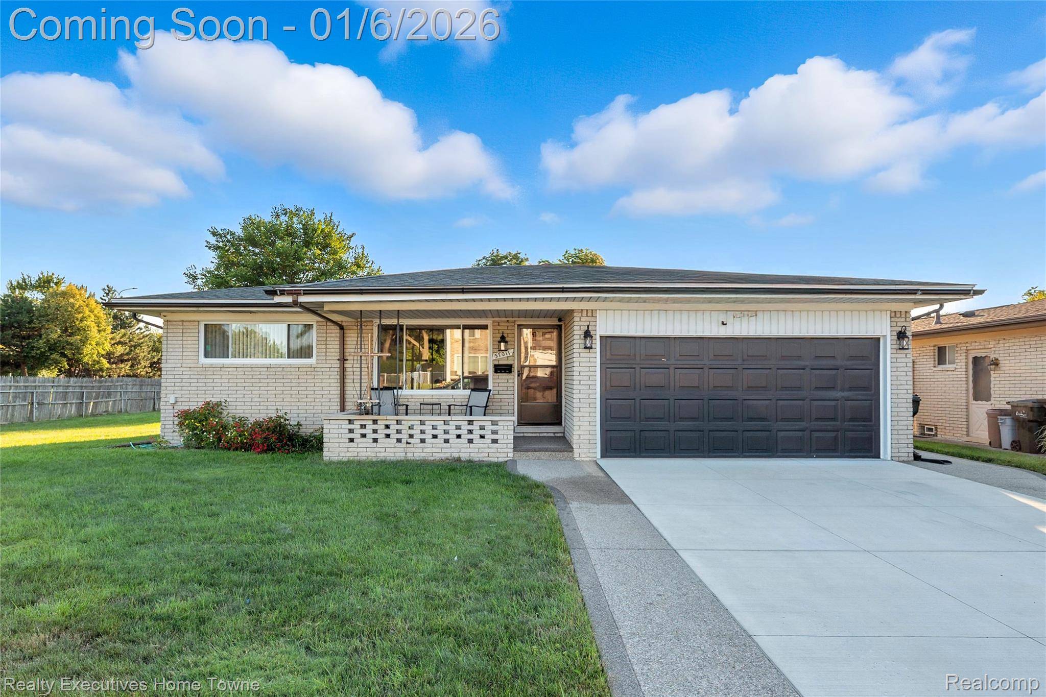 Sterling Heights, MI 48310,37011 Tricia DR