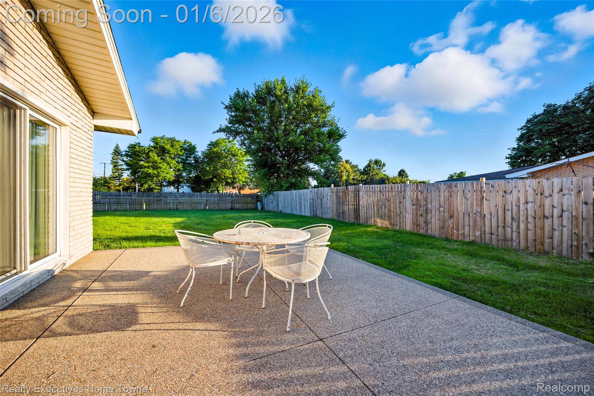 Sterling Heights, MI 48310,37011 Tricia DR