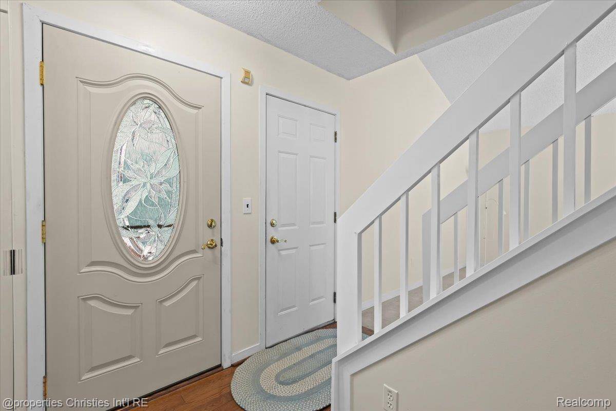 Novi, MI 48377,31112 Columbia DR