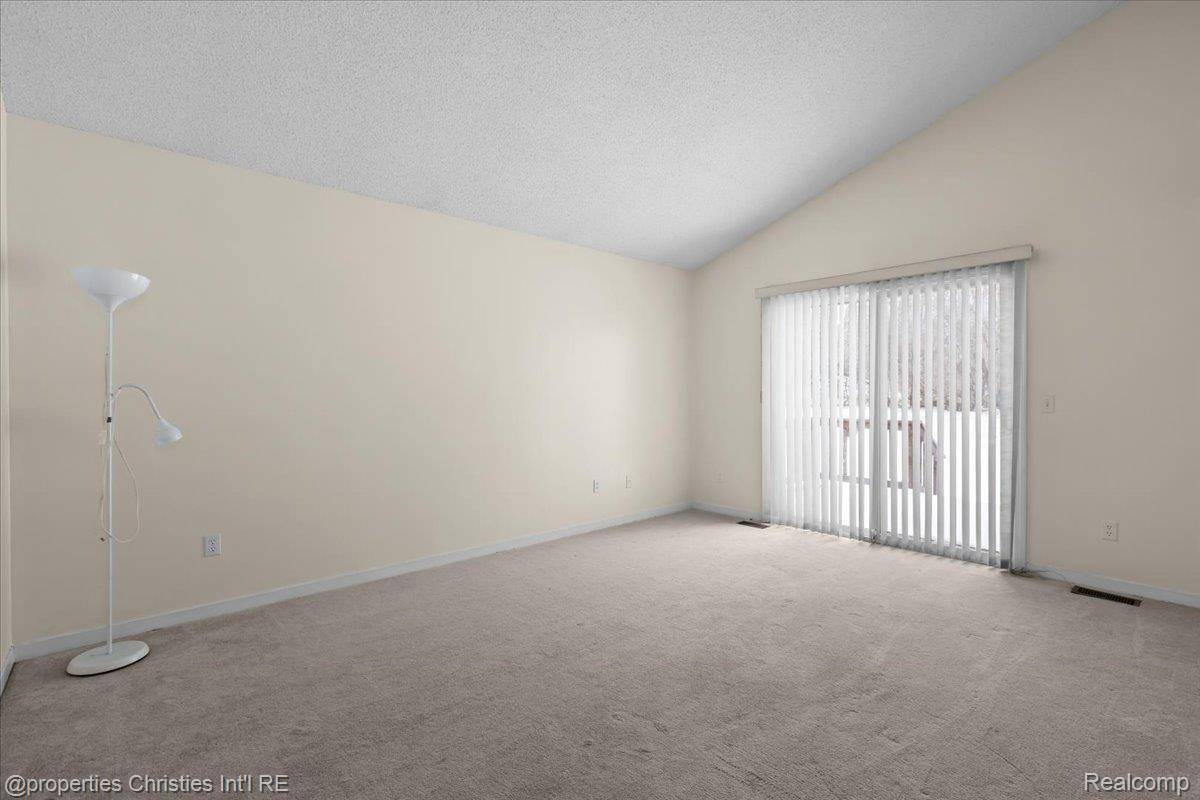 Novi, MI 48377,31112 Columbia DR