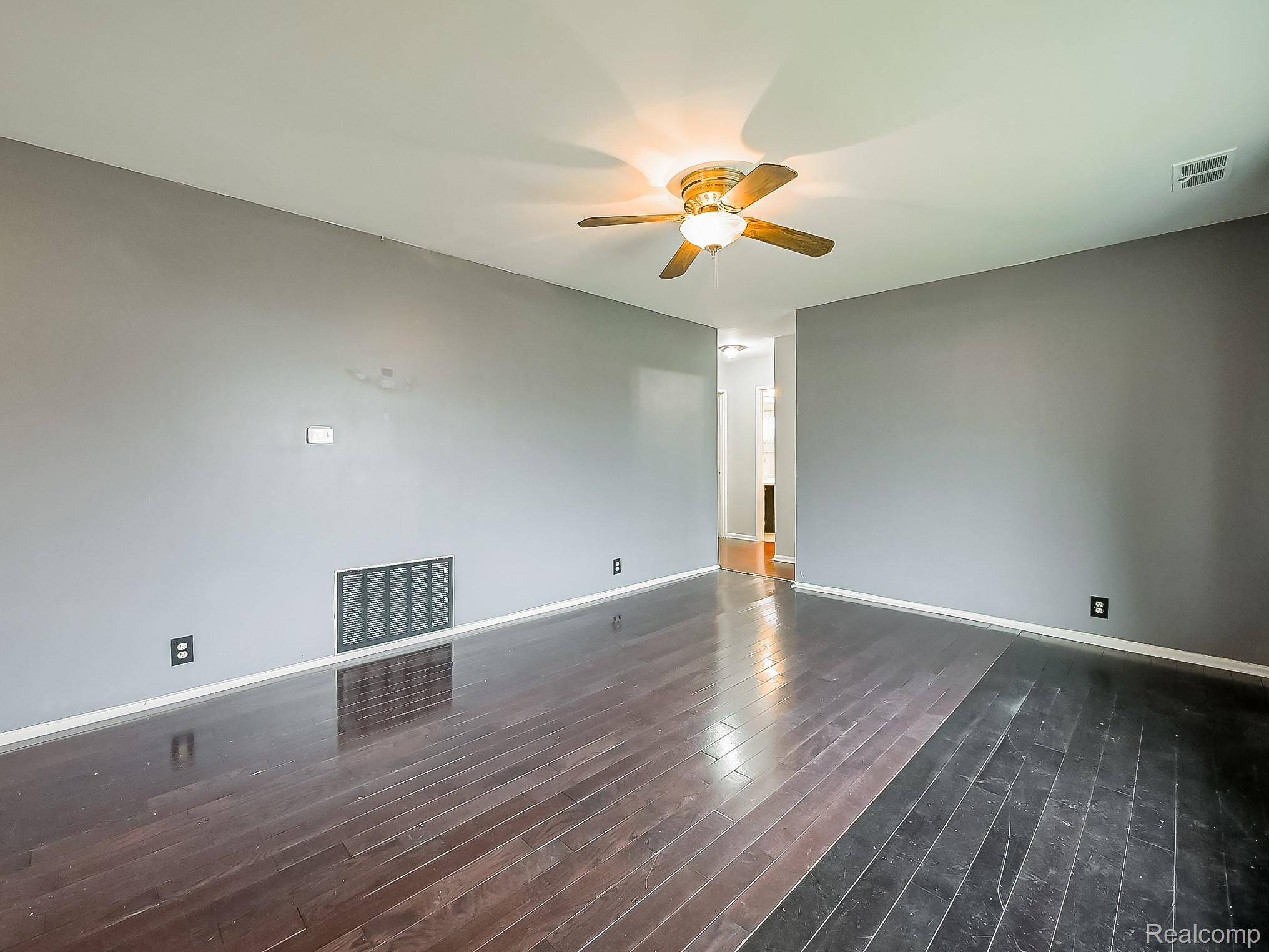 Madison Heights, MI 48071,948 E Kalama AVE