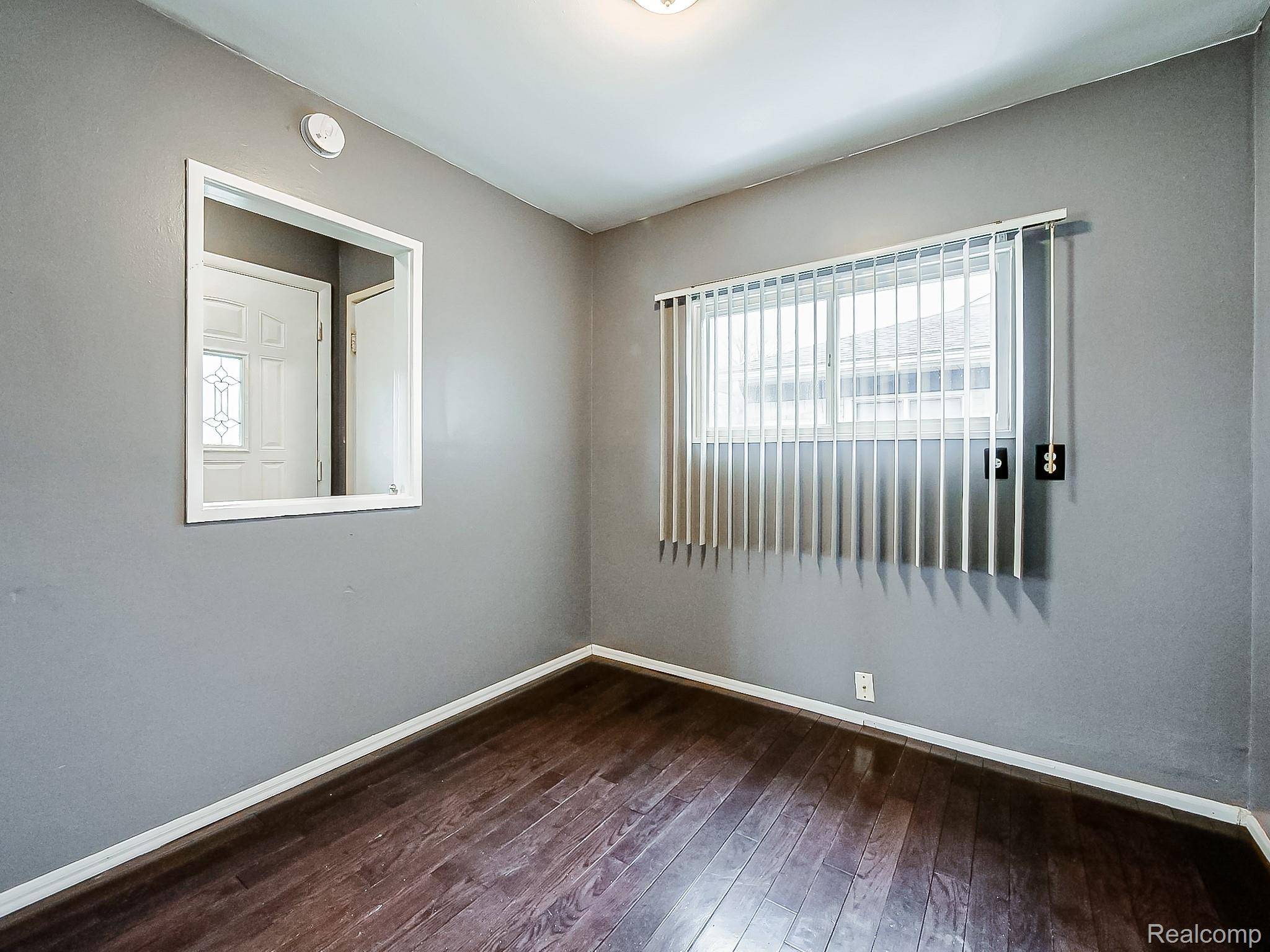 Madison Heights, MI 48071,948 E Kalama AVE