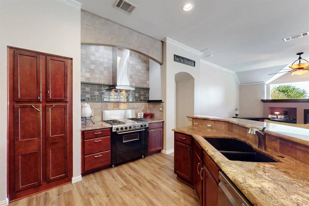 Denton, TX 76207,10000 Soriano Street