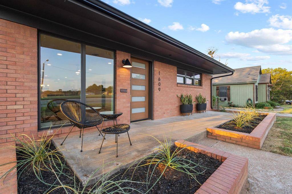 Denison, TX 75020,1609 W Woodard Street