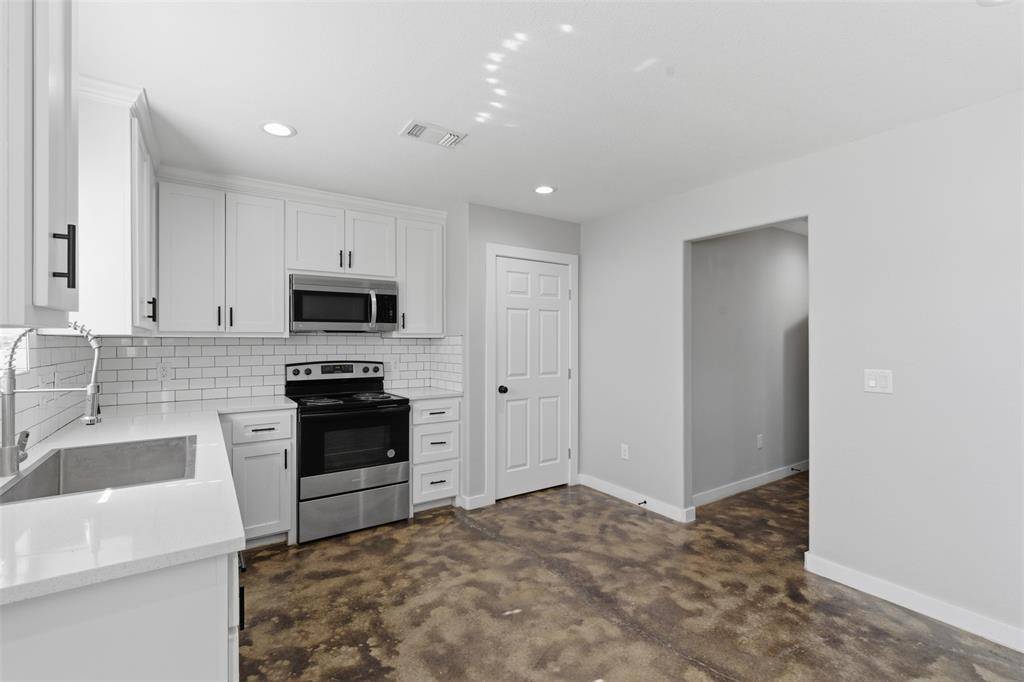 Denison, TX 75020,612 W Coffin Street