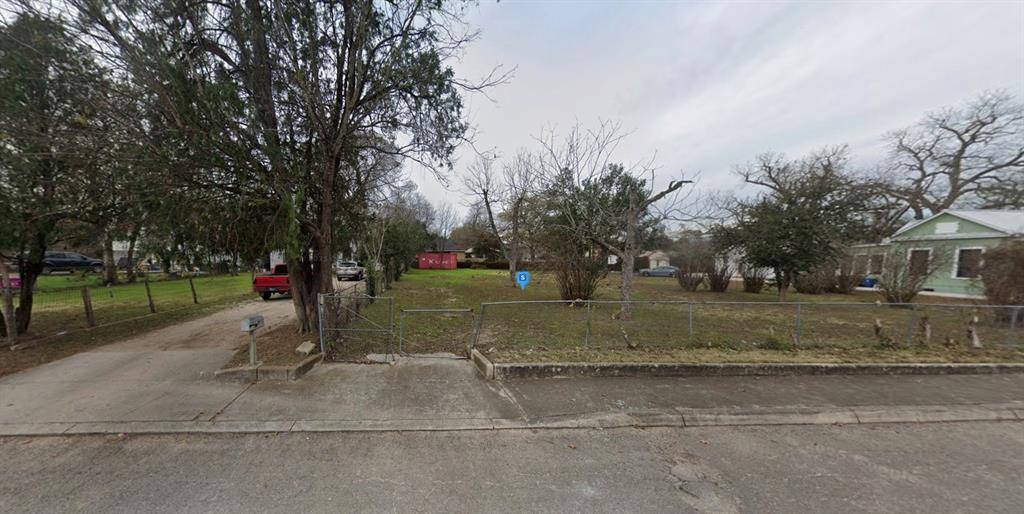 San Antonio, TX 78214,127 Livingston