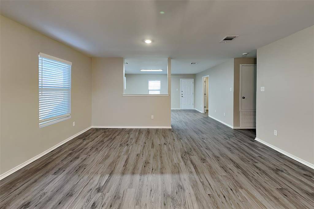 Arlington, TX 76002,807 Wild Prairie Drive