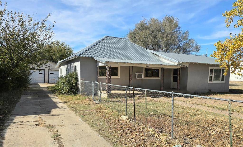 Mclean, TX 79057,513 N Commerce Street