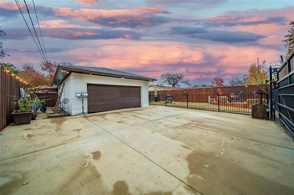 Dallas, TX 75233,3422 Tangle Terrace