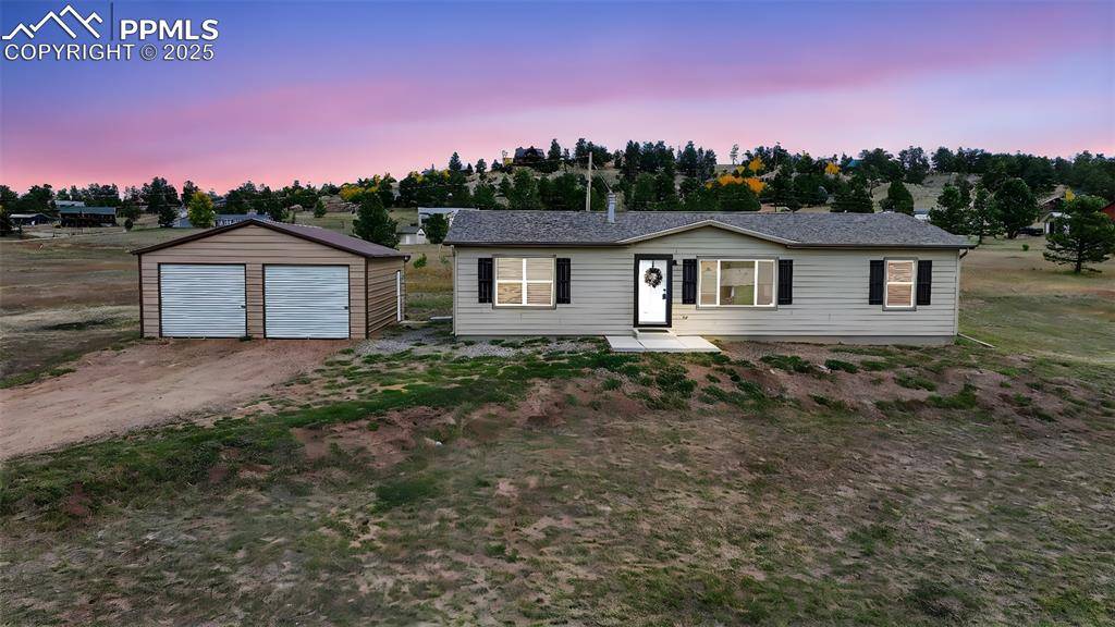 Florissant, CO 80816,111 Estes CIR