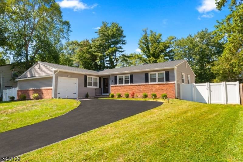 Lawrence Twp., NJ 08648,6 Hillsdale Rd