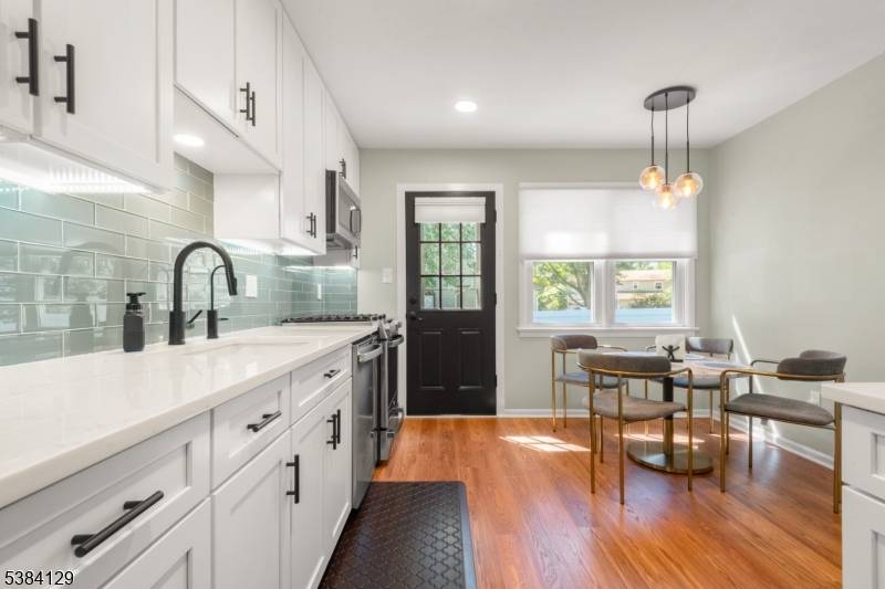 Lawrence Twp., NJ 08648,6 Hillsdale Rd