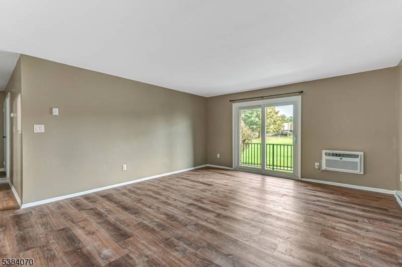 Hillsborough Twp., NJ 08844,807 Eves Dr #1B