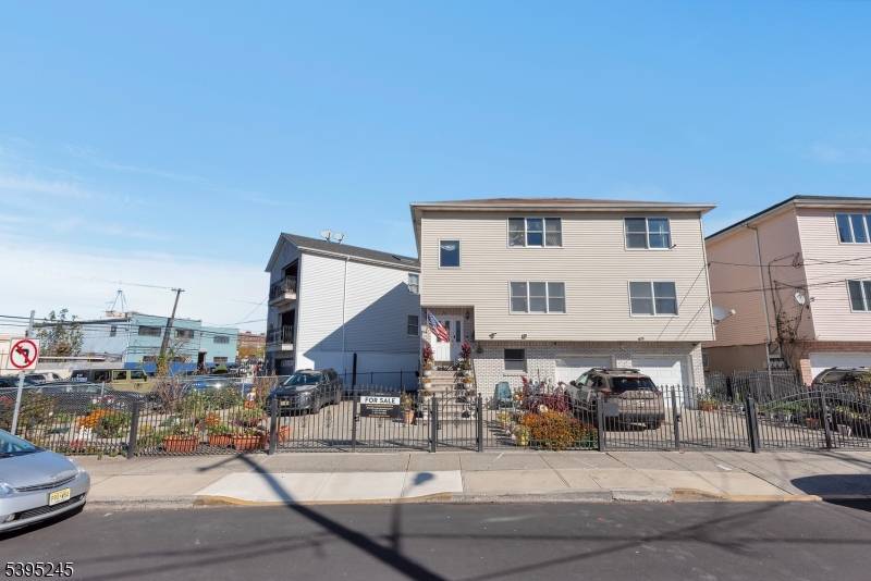 Newark City, NJ 07105,4 Saint Francis St