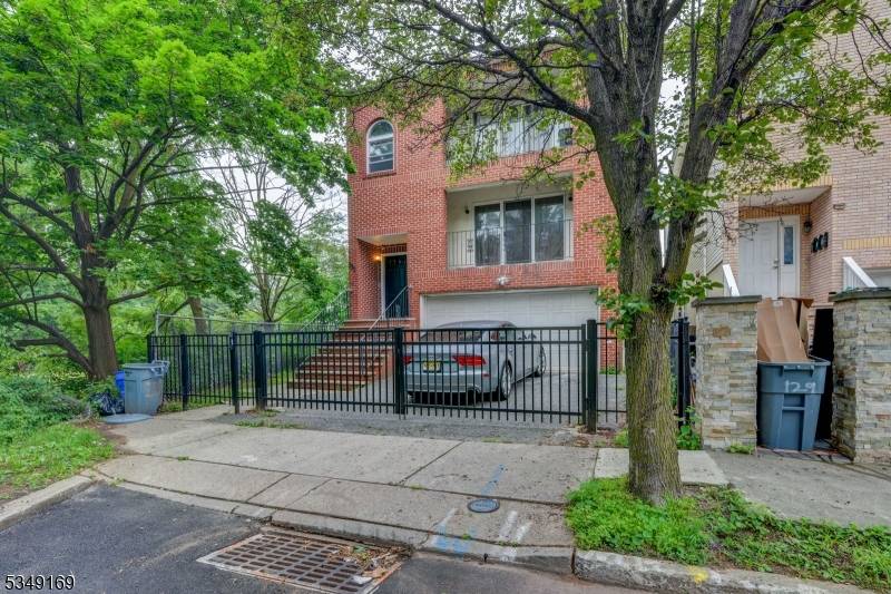 Newark City, NJ 07112,131 Schley St