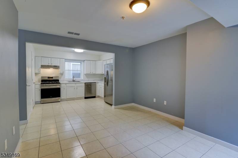 Newark City, NJ 07112,131 Schley St