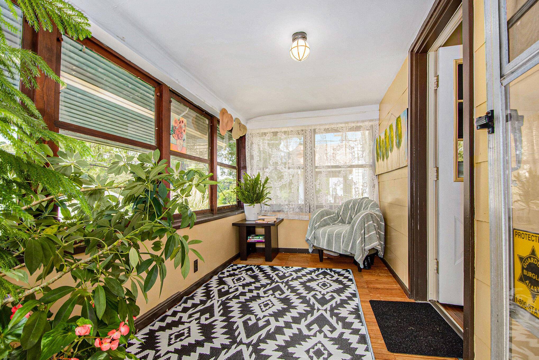 Jackson, MI 49202,339 N Dwight ST