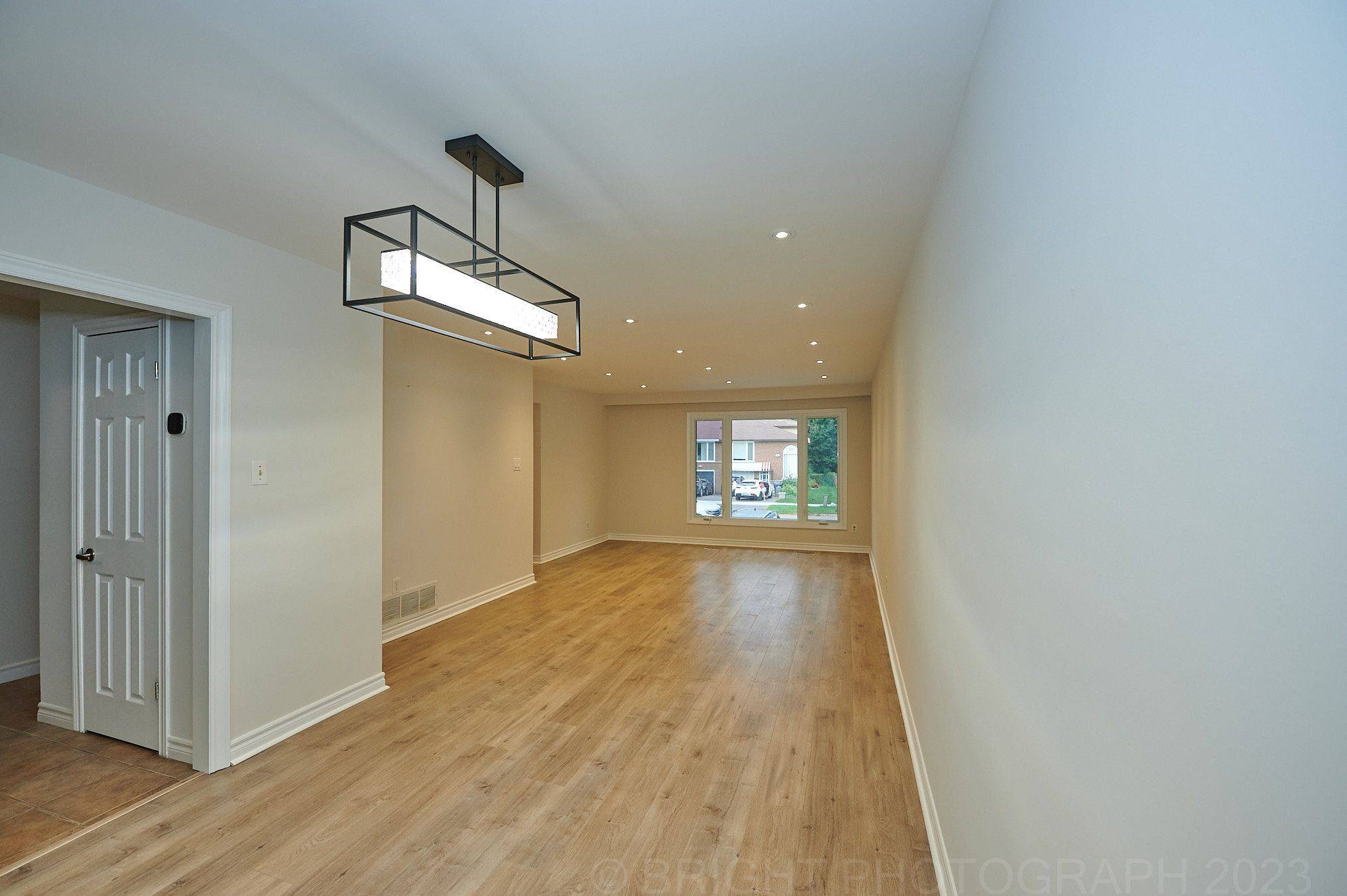 Toronto C15, ON M2J 3Z7,36 Ladner DR