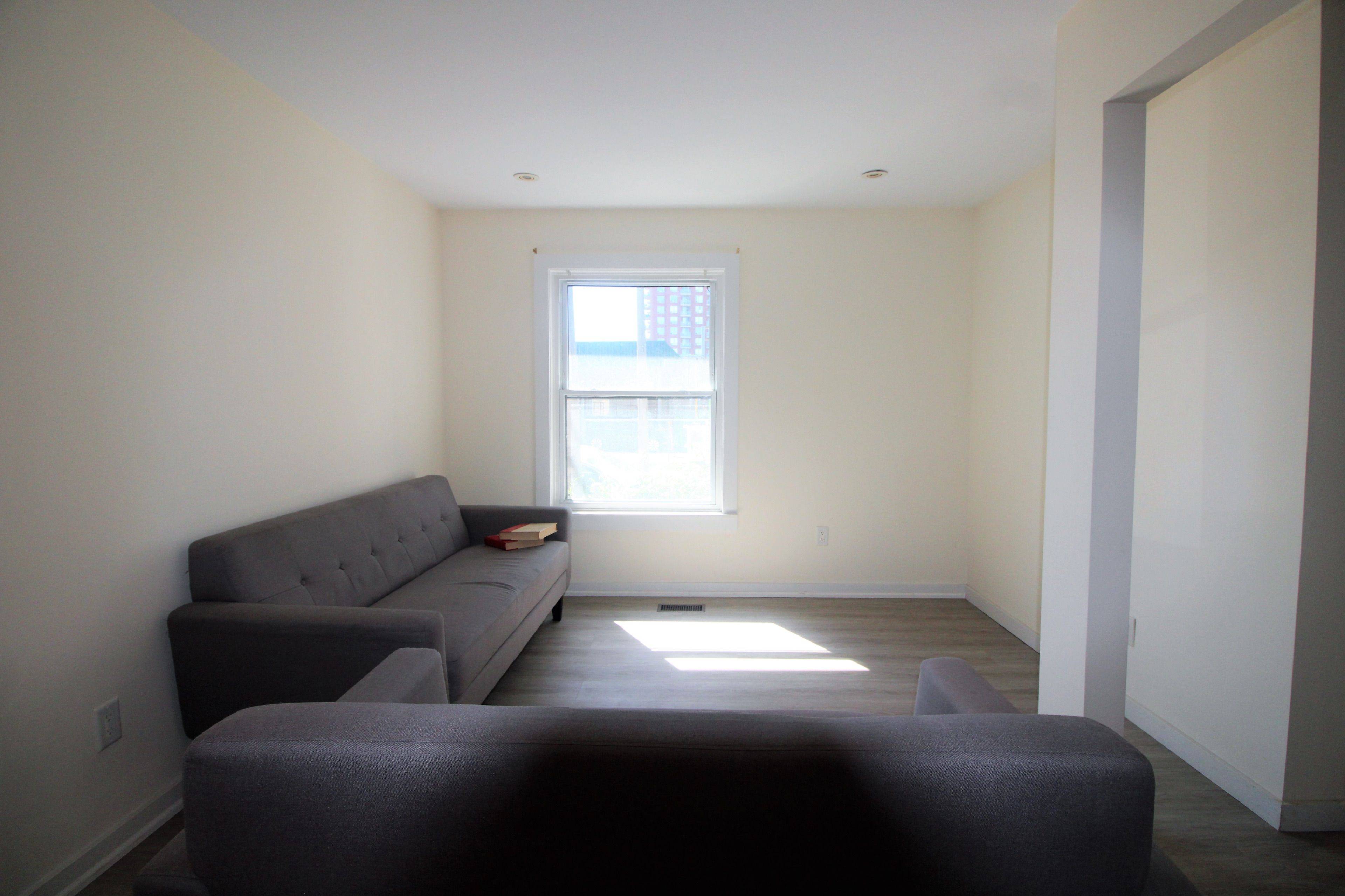 Toronto C01, ON M6H 4A2,303 St Helens AVE