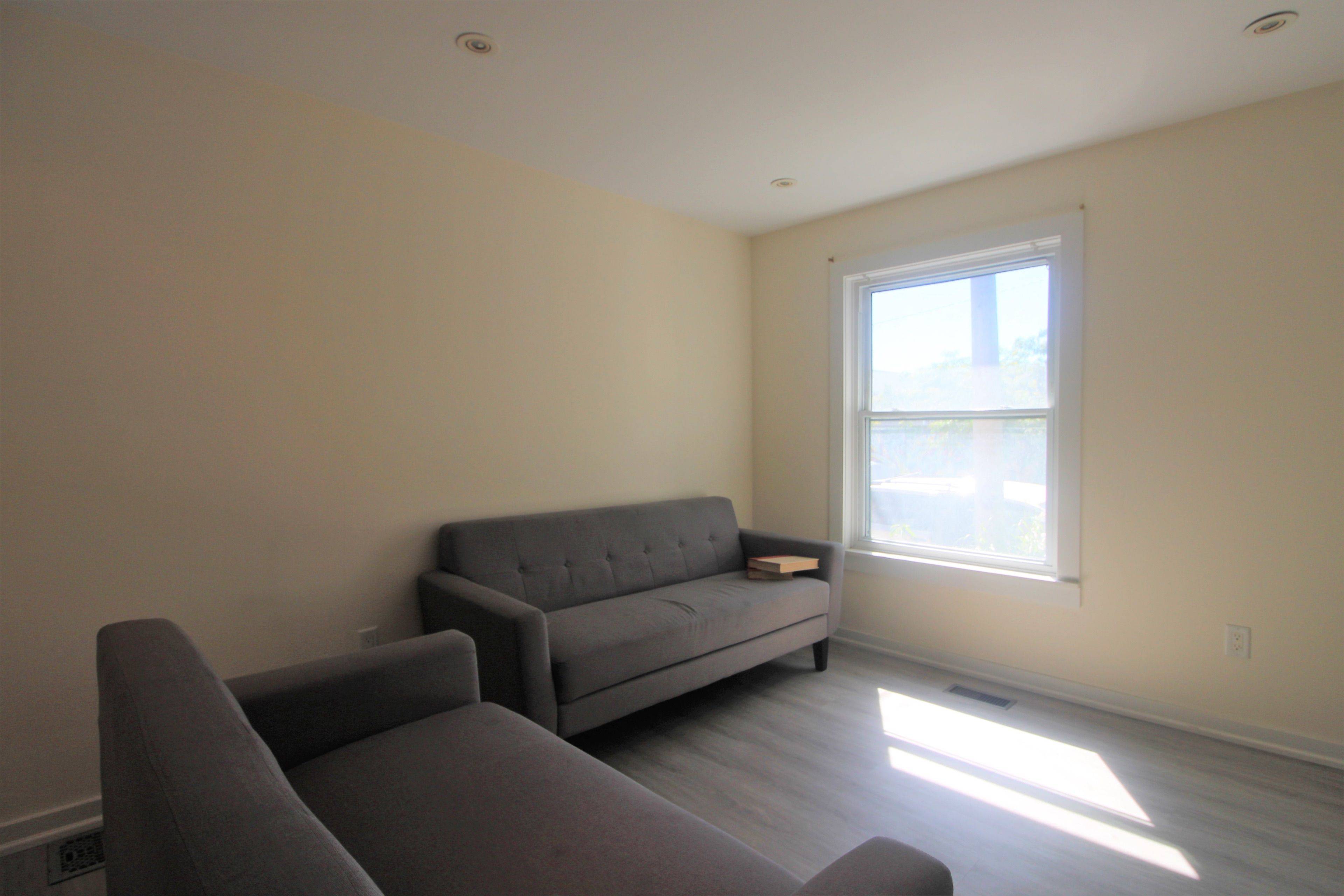 Toronto C01, ON M6H 4A2,303 St Helens AVE