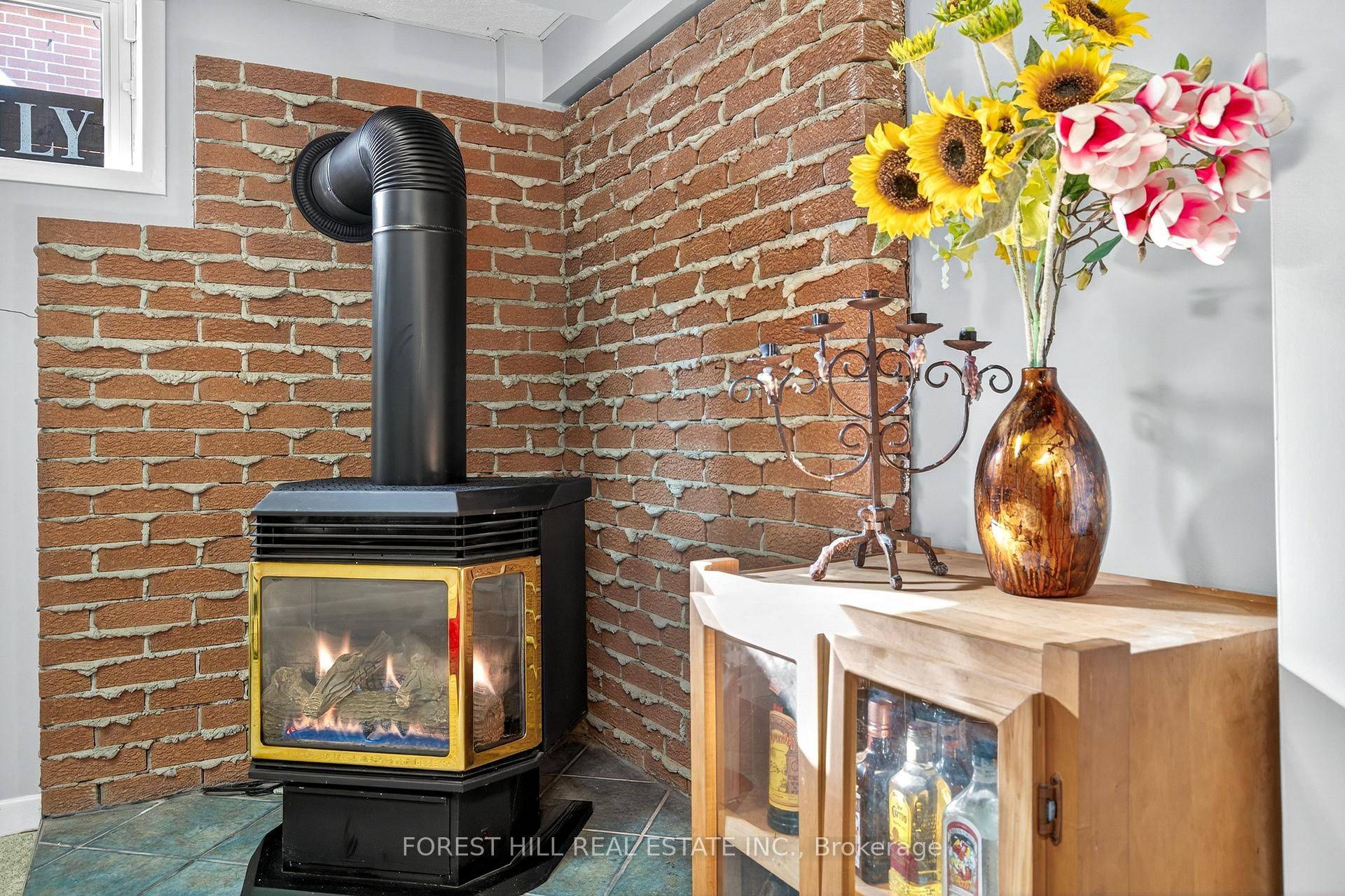 Oshawa, ON L1J 3T2,1550 Evangeline DR