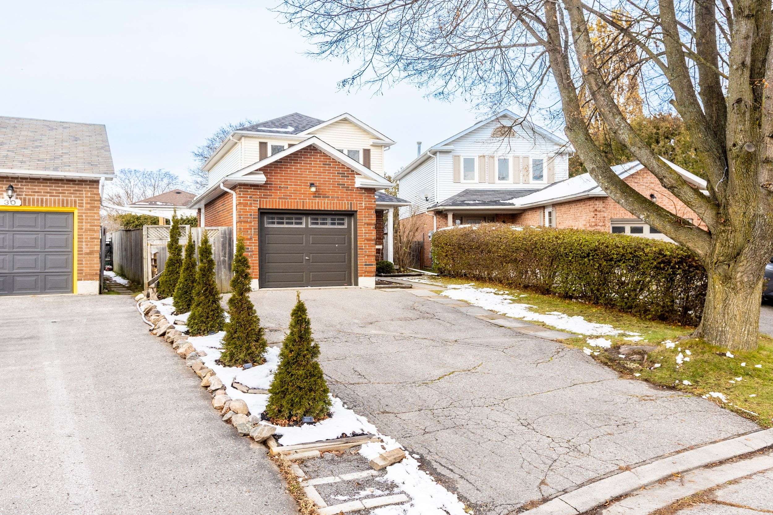 Clarington, ON L1E 1P3,33 Mossgrove CT