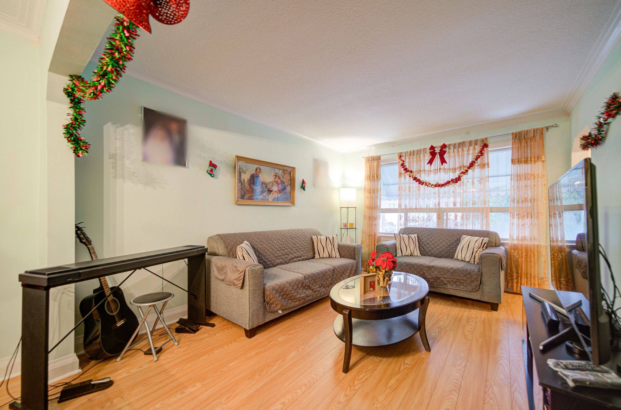 Toronto E08, ON M1N 3Z8,63 Midland AVE