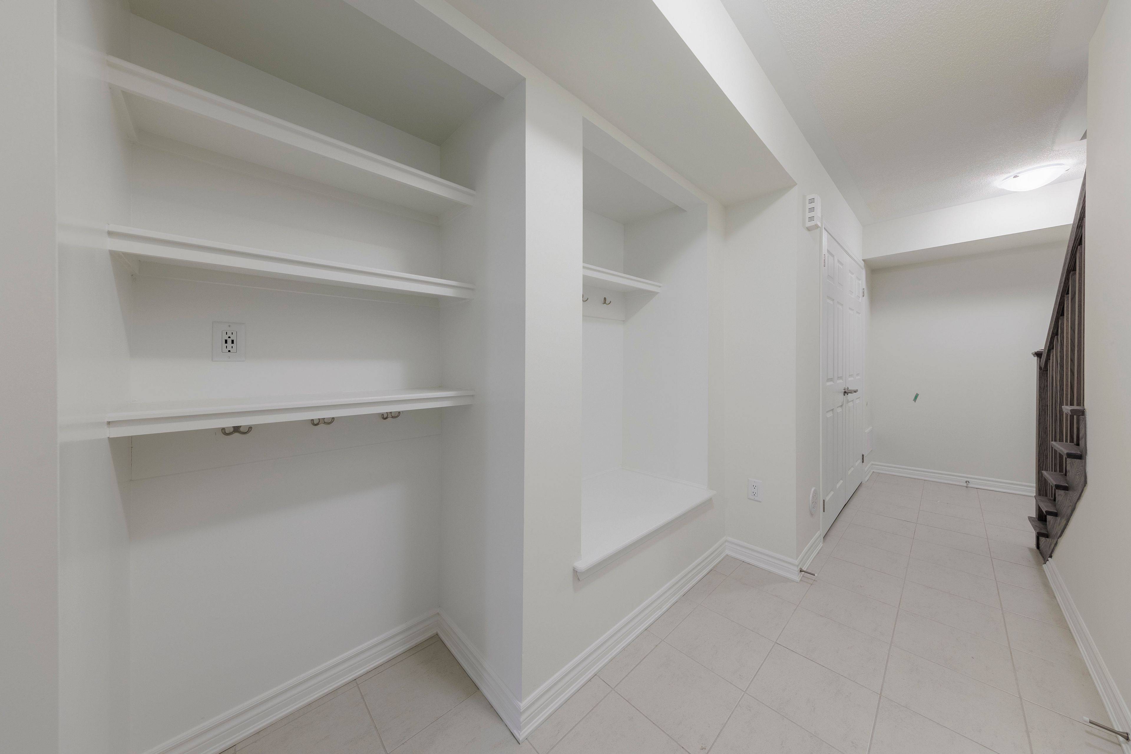 Pickering, ON L1X 0N2,3356 Swordbill ST