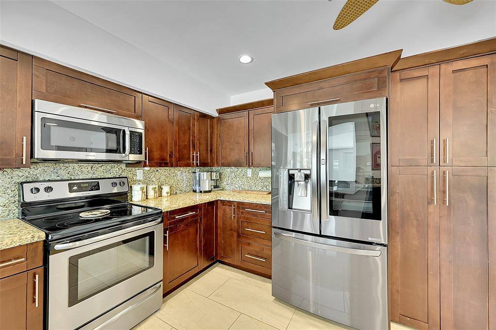 Pompano Beach, FL 33060,1080 SE 9th Ave