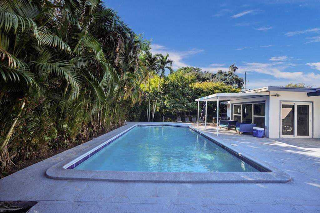 Miami, FL 33161,1050 NE 150th St