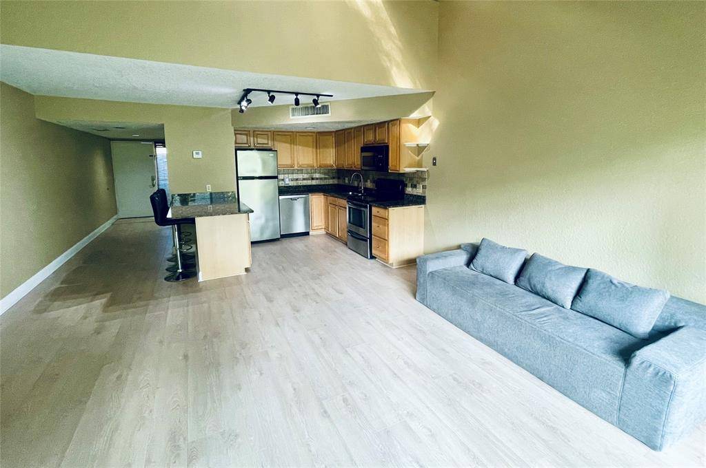 Deerfield Beach, FL 33442,57 Deer Creek Rd #F-102