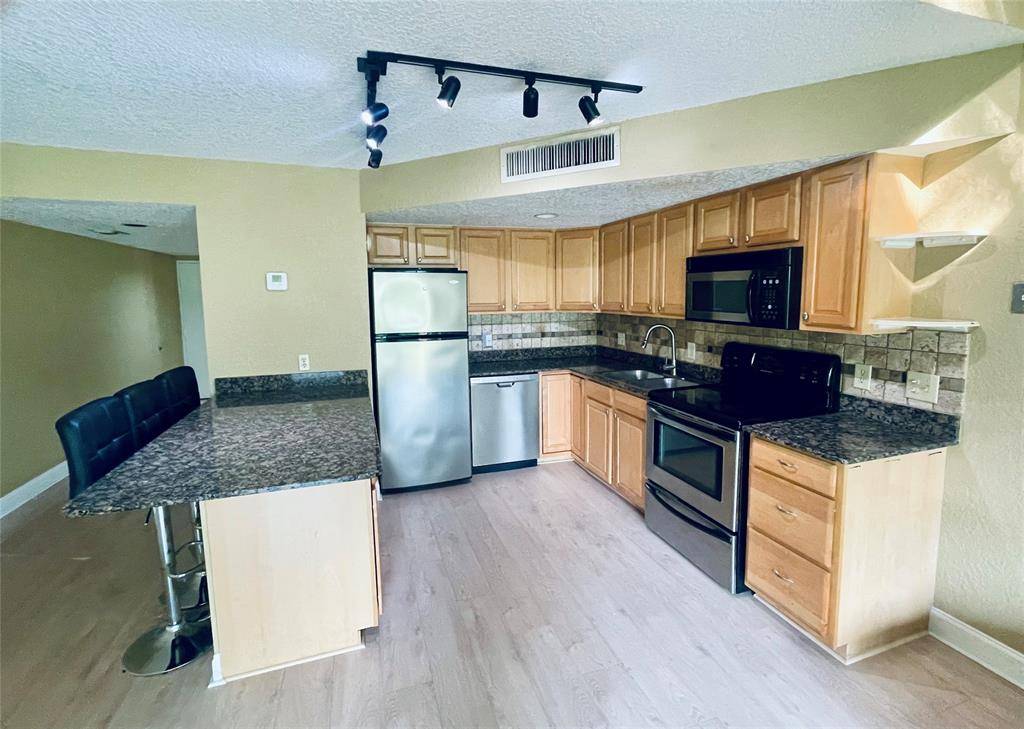 Deerfield Beach, FL 33442,57 Deer Creek Rd #F-102