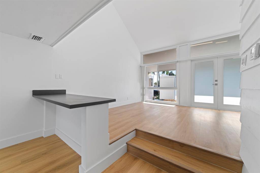 Fort Lauderdale, FL 33308,1951 NE 51st Street #1