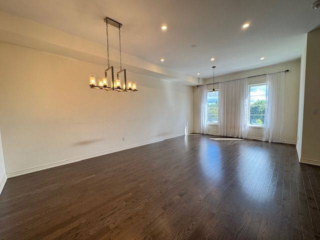 Richmond Hill, ON L4C 5G9,9440 Bayview AVE