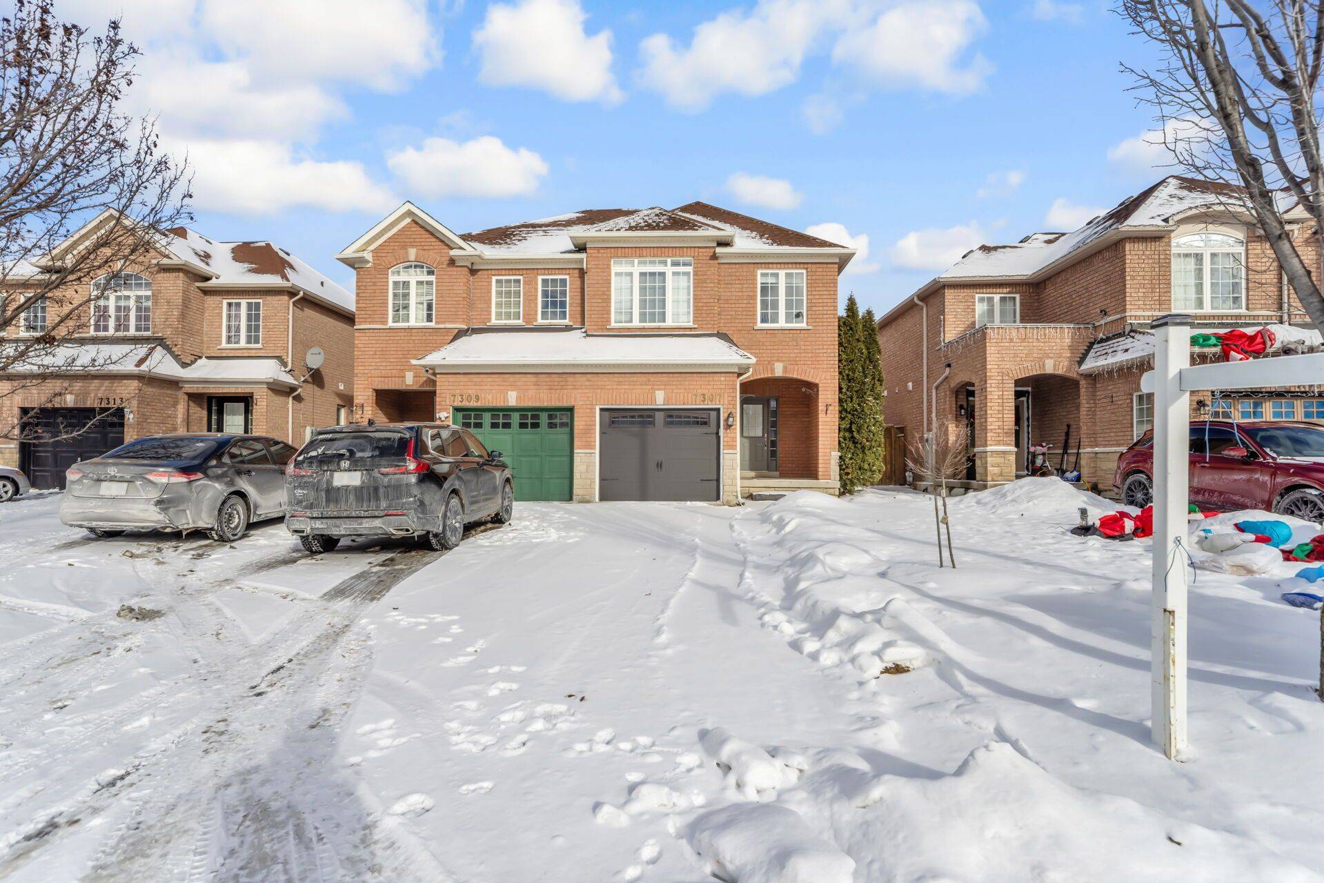Mississauga, ON L5N 8N9,7307 Cork Tree ROW