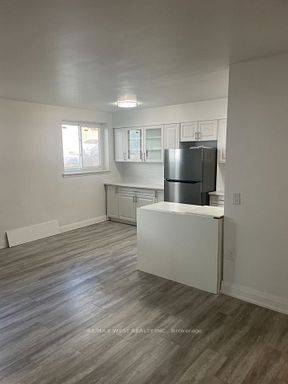 Oakville, ON L6L 1C5,2365 Marine DR #105