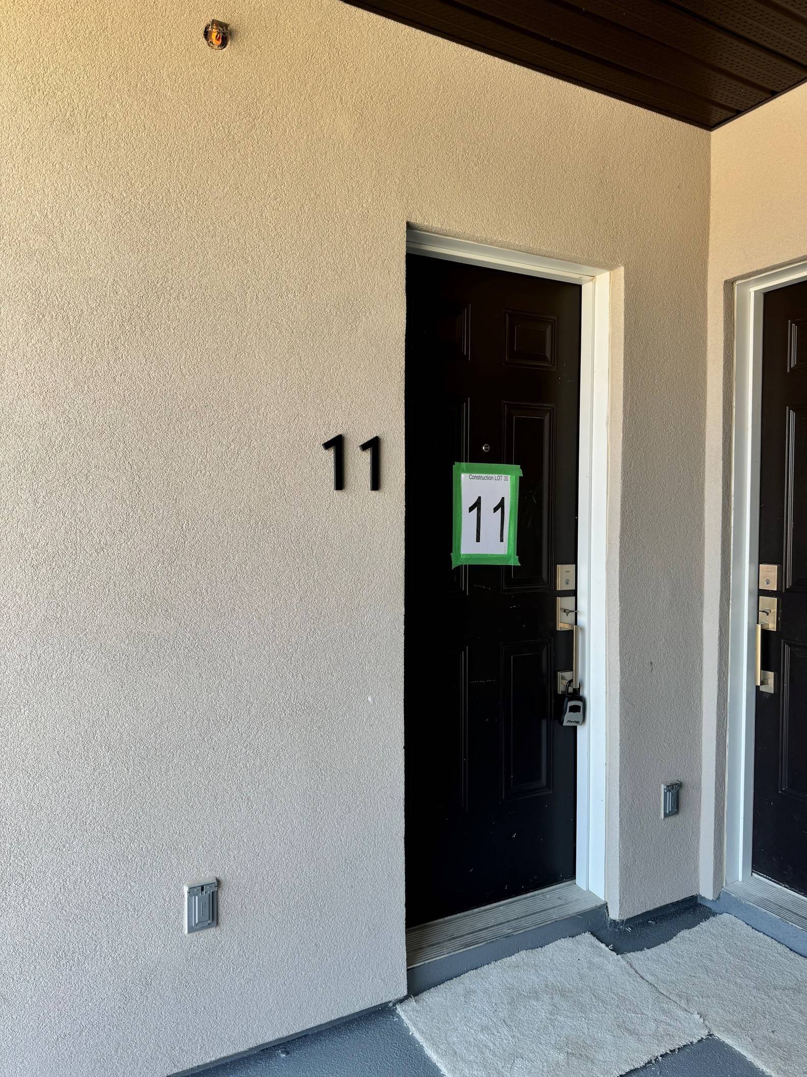 Mississauga, ON L4W 1L1,4017 Hickory DR #11