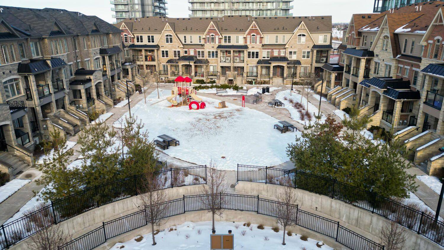 Brampton, ON L7A 4S6,200 Veterans DR W #128