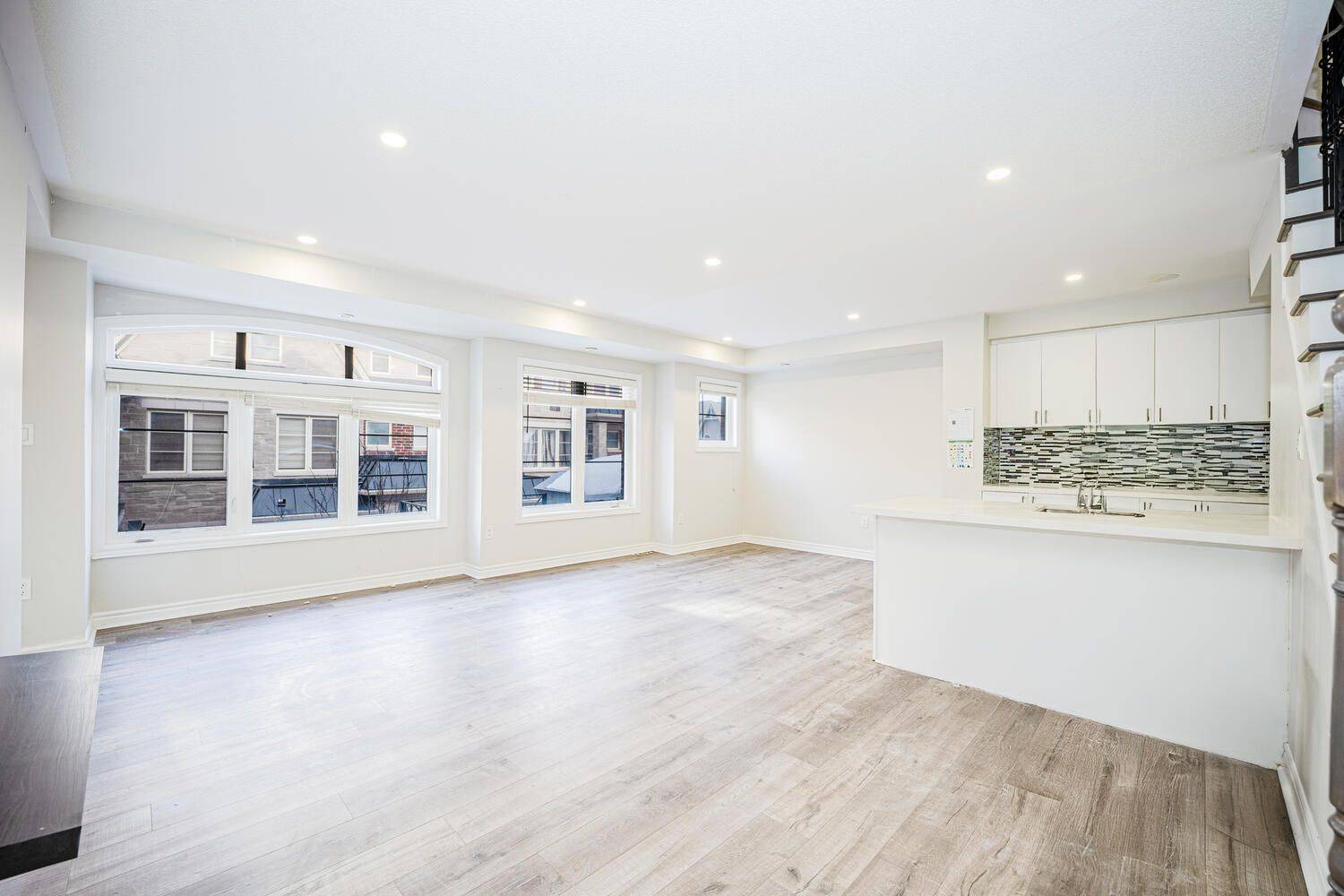 Brampton, ON L7A 4S6,200 Veterans DR W #128